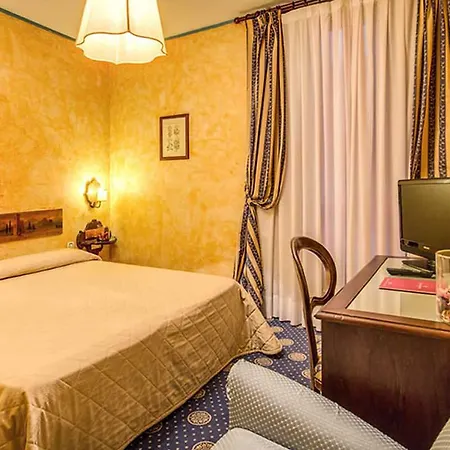 Otel Croce Di Malta Floransa