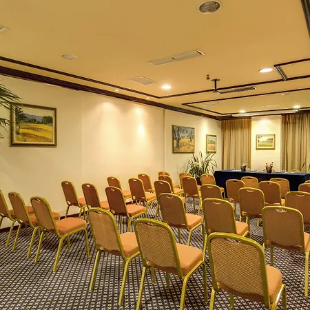 מלון Croce Di Malta 4*