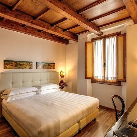 Hotel Croce Di Malta 4*